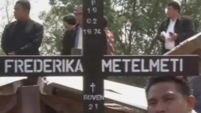 Tangis Histeris Iringi Pemakaman Pendeta Rika