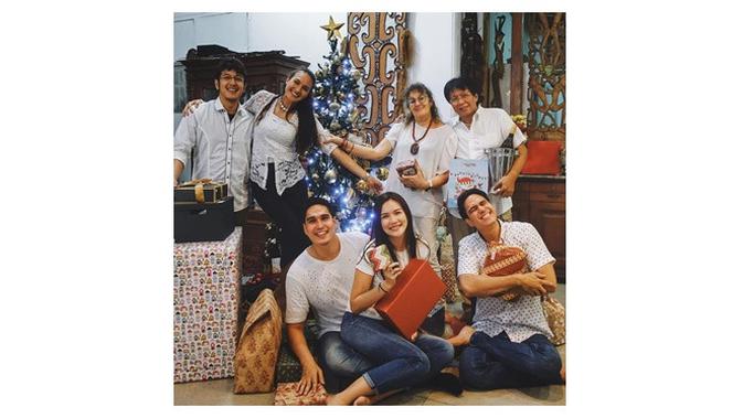 Momen Kedekatan Mischa Candrawinata dengan Dua Saudaranya, Selalu Kompak (sumber: Instagram/mischach)