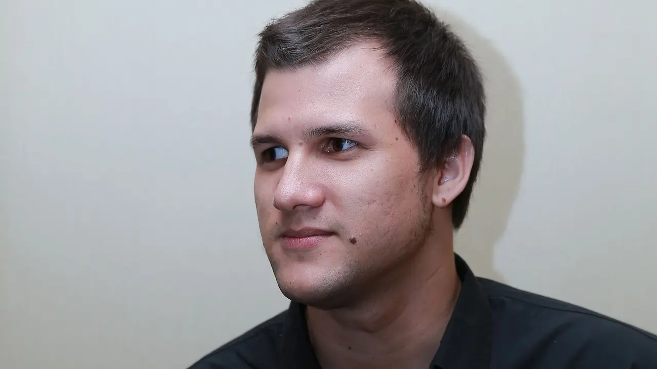[Bintang] Stuart Collin