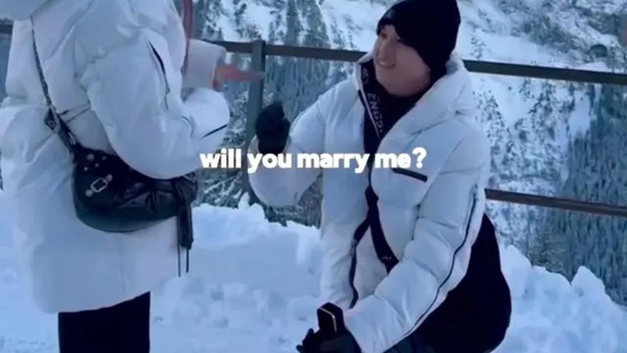 7 Potret Brisia Jodie Lamaran Ulang di Swiss, Romantis Berlatar Gunung Salju