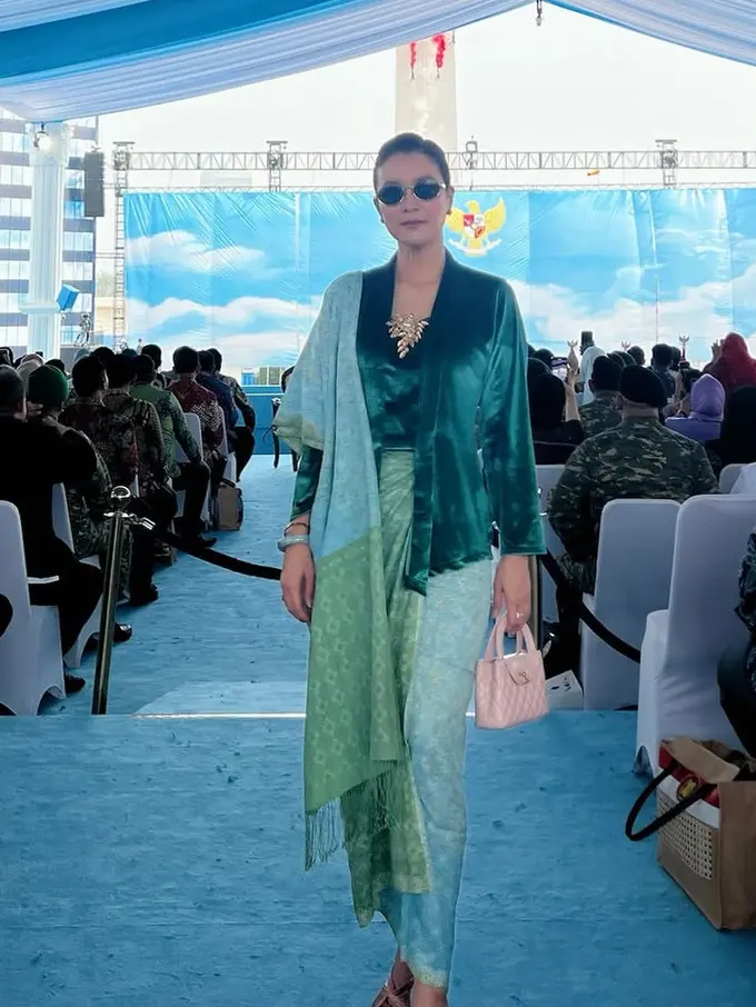 Penampilan Marcella Zalianty saat Hadir Ulang Tahun TNI di Monas. [@marcella.zalianty]