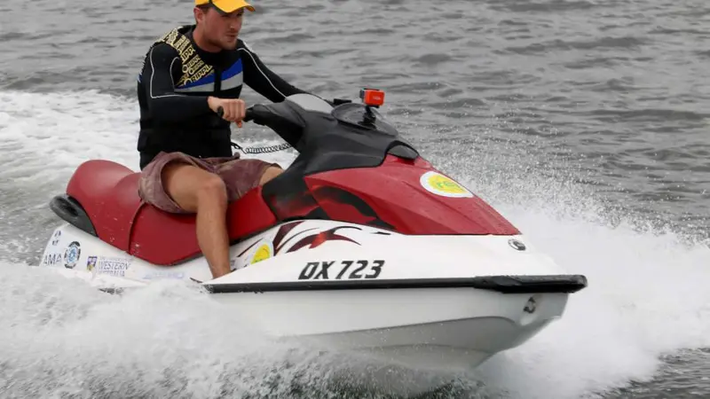 Jet Ski Listrik Bebas Polusi  