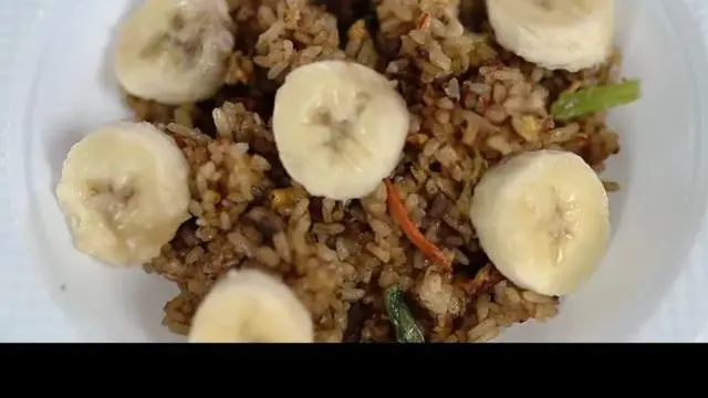6 Cara Makan Nasi Goreng Untuk Buka Puasa Ini Nyeleneh Banget