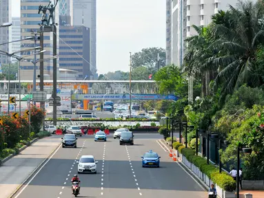Pemprov DKI Jakarta akan menambah cakupan area larangan sepeda motor melintas hingga Jalan Jenderal Sudirman sampai Bundaran Senayan, Jakarta, Senin (18/4/2016). (Liputan6.com/Yoppy Renato)