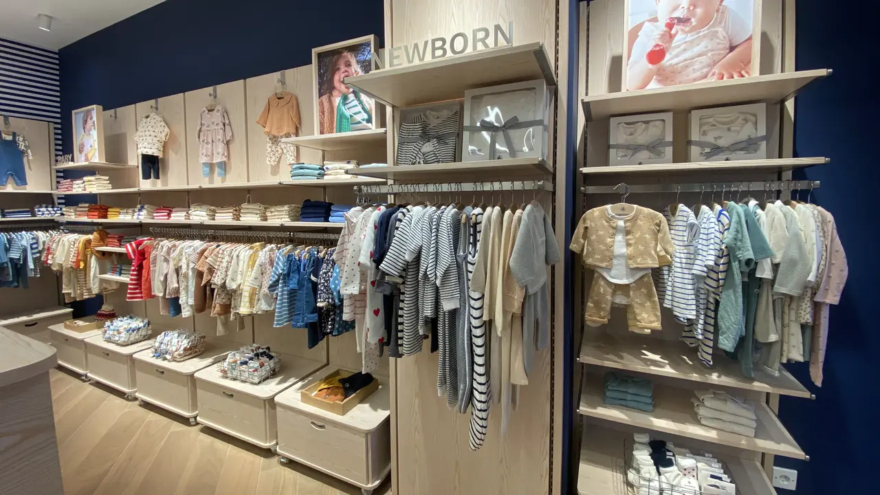 Koleksi Spring/Summer Baju Anak Petit Bateau  di Store Plaza Indonesia