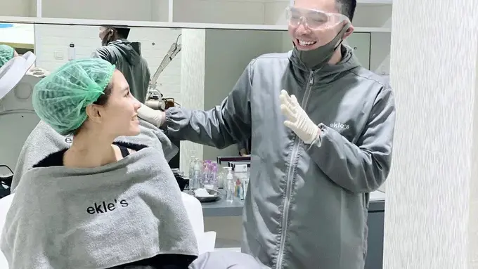 Cerita dr. Ekles Membangun Klinik Kecantikan Langgan Para Artis Seperti Ussy Sulistiawaty