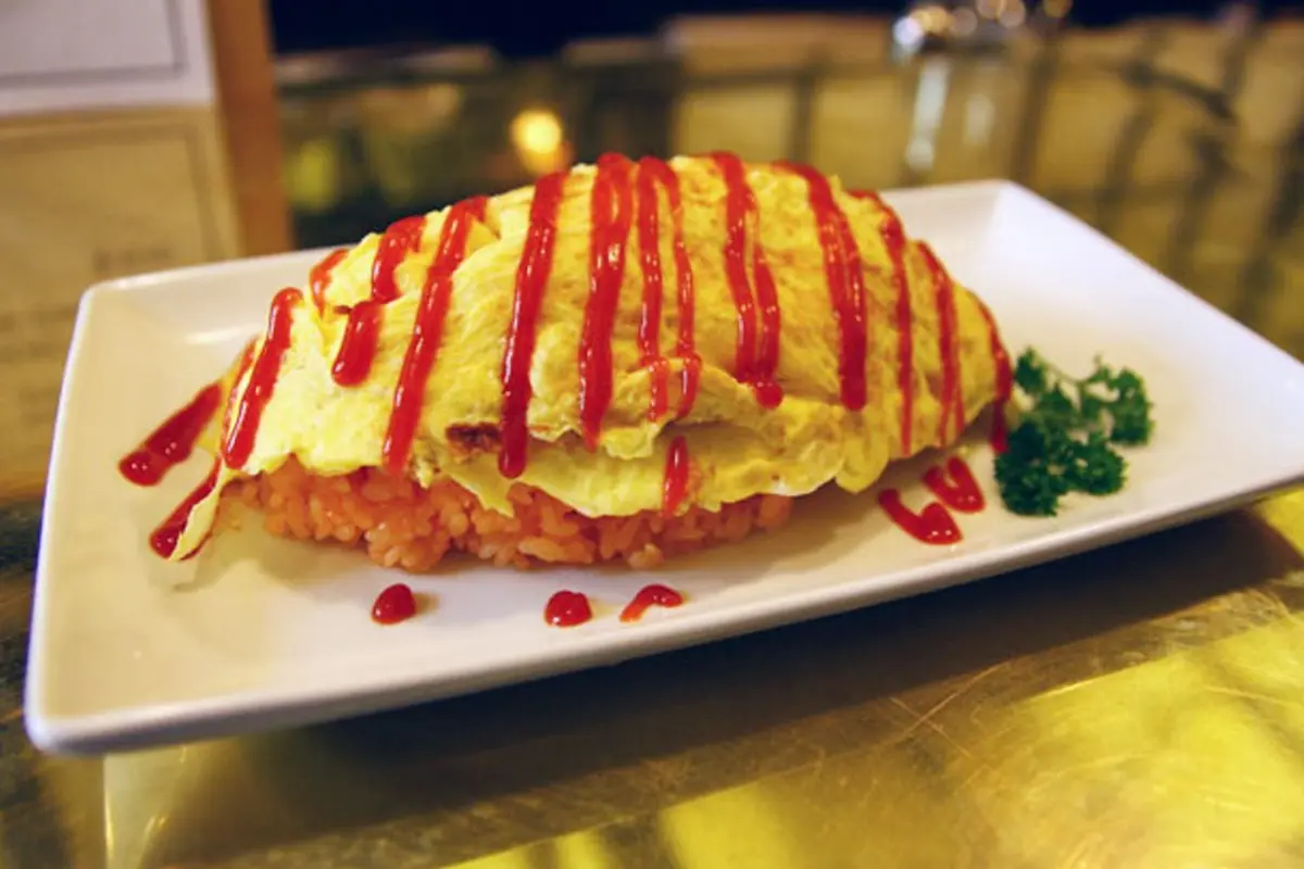 [Bintang] Agar Terasa Seperti di Jepang, Yuk Bikin Omurice dengan Resep Ini