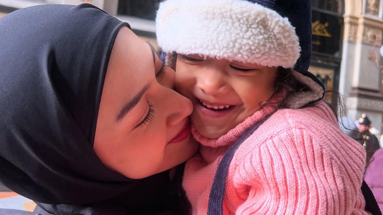 7 Potret Momen Seru Nina Zatulini Bersama Keluarga di Milan, Sorotan Hari Pertama