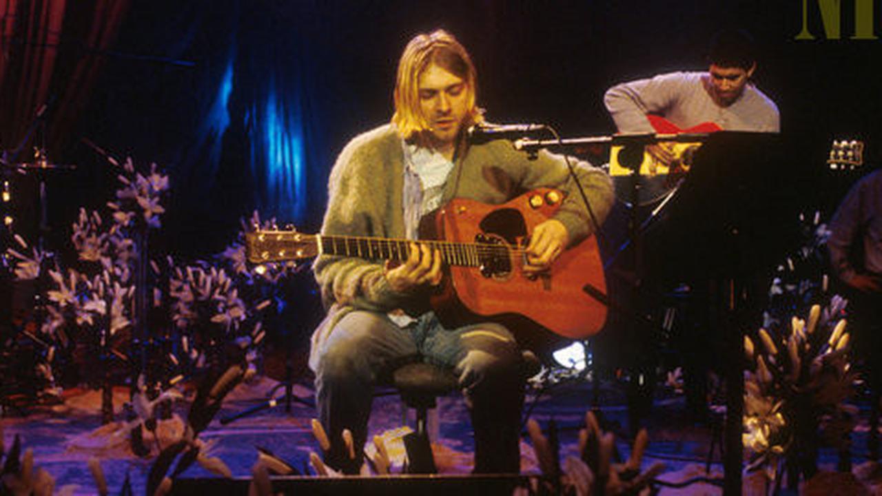 Cardigan dan potongan rambut Kurt Cobain kini dilelang