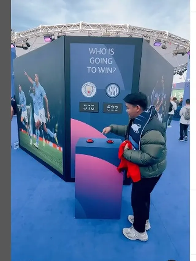 Teuku Ryzki alias Kiki Coboy Junior nonton final Liga Champions di Turki (Foto: instagram teukuryz)