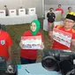 Ridwan Kamil bersama istri, anak, dan ibu melakukan pencoblosan di TPS 21. (Liputan6.com/Huyogo Simbolon)