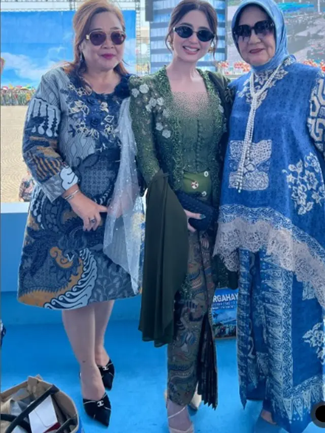 6 Detail Penampilan Dewi Perssik Pakai Kebaya Hijau Zamrud di HUT TNI, Memukau