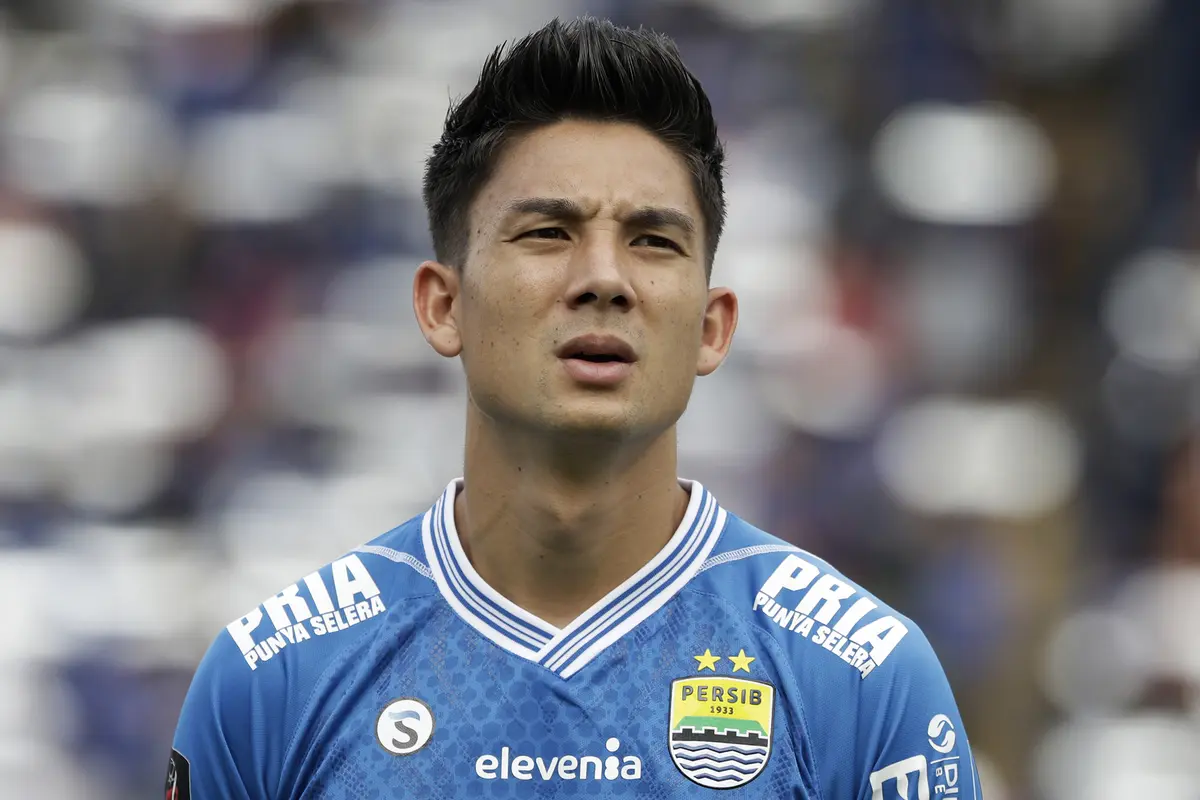 Gelandang Persib Bandung, Kim Kurniawan, bersiap saat akan melawan TIRA Persikabo pada laga Piala Presiden 2019. (Bola.com/Yoppy Renato)