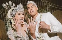 9 Potret Detail Dekorasi Lokasi Akad Nikah Al Ghazali-Alyssa Daguise, Mewah dan Elegan dengan Nuansa Gold dan Putih