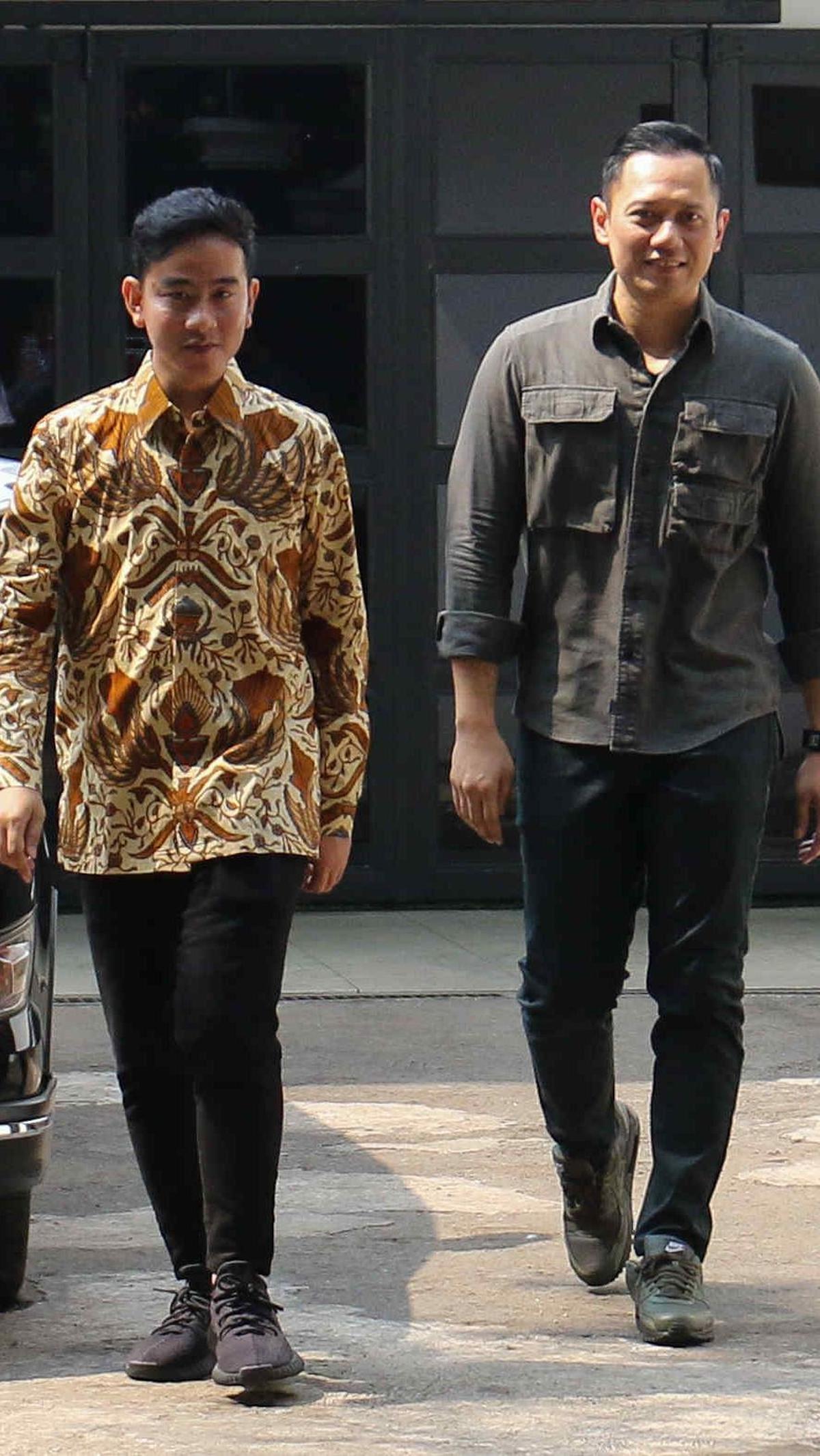"Namun, urusan Cawapres sepenuhnya menjadi kedaulatan &amp; kewenangan Pak Prabowo," kata SBY.
