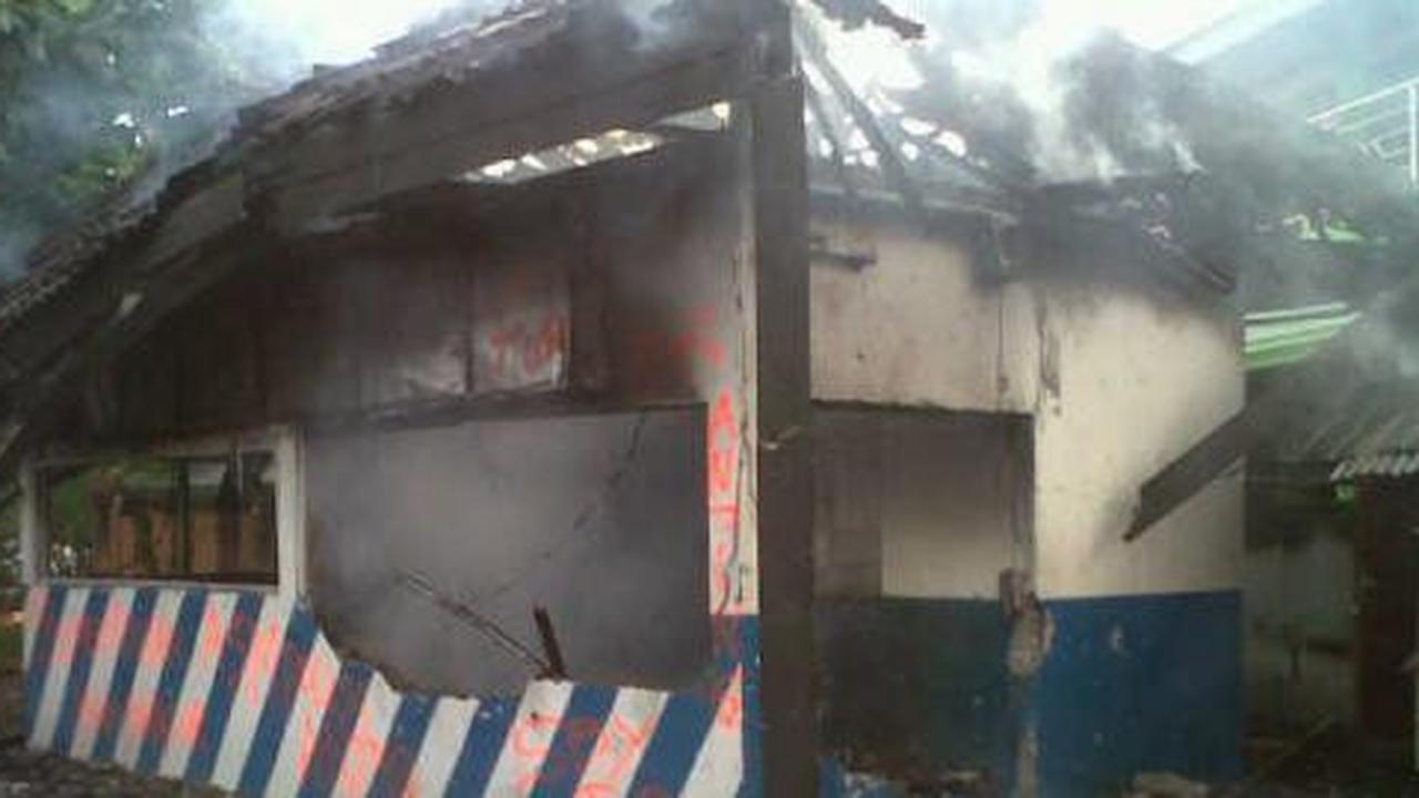Residivis ditembak, dua kantor polisi di Manokwari dibakar 