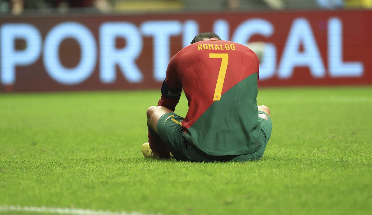 Timnas Portugal gagal lolos ke semifinal UEFA Nations League usai disingkirkan Spanyol dengan skor tipis 0-1 pada laga terakhir Grup B di Estadio Municipal de Braga, Rabu (28/9/2022) dini hari WIB. (AP/Rui Vieira)