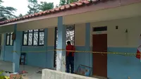 Atap gedung SMPN 2 Greged Desa Sindang Kempeng, Kecamatan Greged, Kabupaten Cirebon, ambruk pada Jumat (12/1/2024). (Ist)
