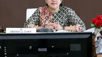 Menteri Koordinator Pembangunan Manusia dan Kebudayaan Puan Maharani memimpin rapat tingkat menteri di Kantor Kemenko PMK, Jakarta, Kamis (17/5). Rapat tersebut membahas  keamanan jelang Asian Games 2018. (Liputan6.com/Johan Tallo)