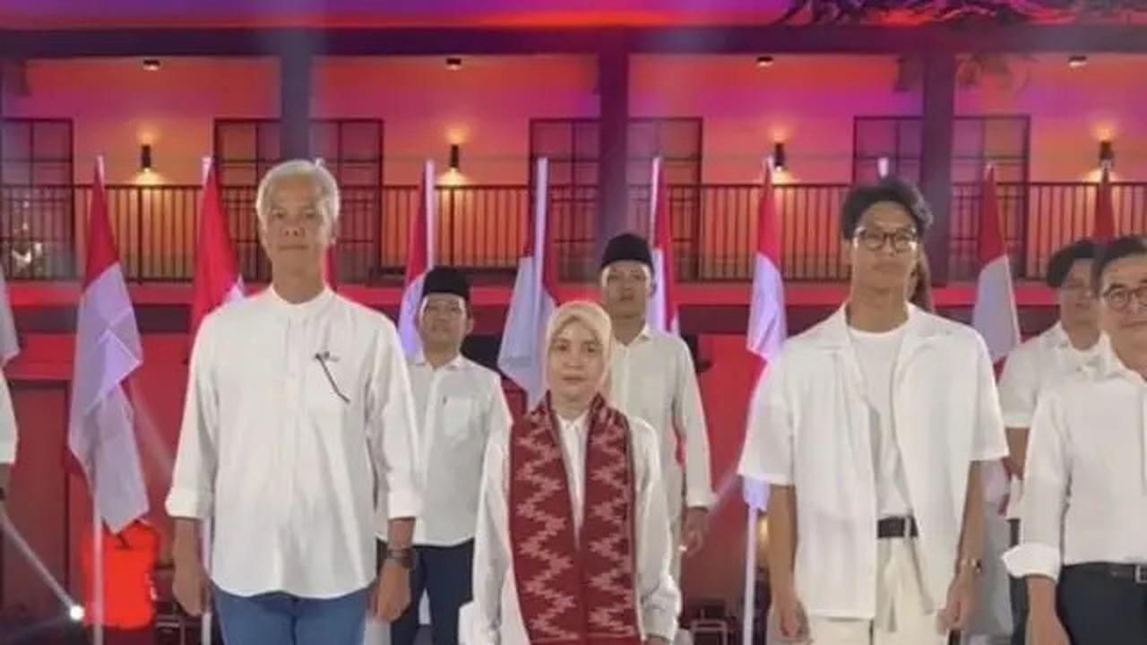 Gaya Alam Ganjar, putra Ganjar Pranowo yang kini berusia 21 tahun, mencuri perhatian saat deklarasi sang ayah