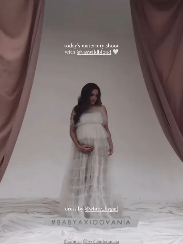 6 Potret Maternity Shoot Yasmine Wildblood, Bak di Negeri Dongeng
