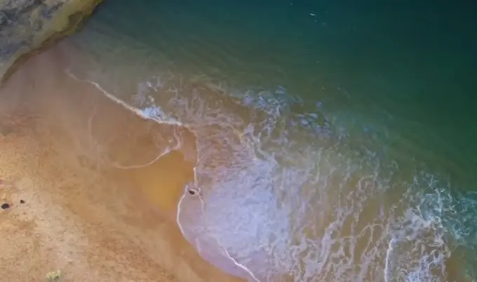 Algar de Benagil di Portugal (Capture/Portugal visto do Ceu) 