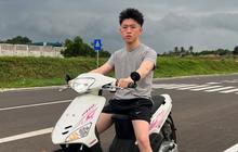 Potret Rich Brian Santai Jajal Naik Motor Matic di Indonesia, Cuma Pakai Kaos Oblong dan Kolor