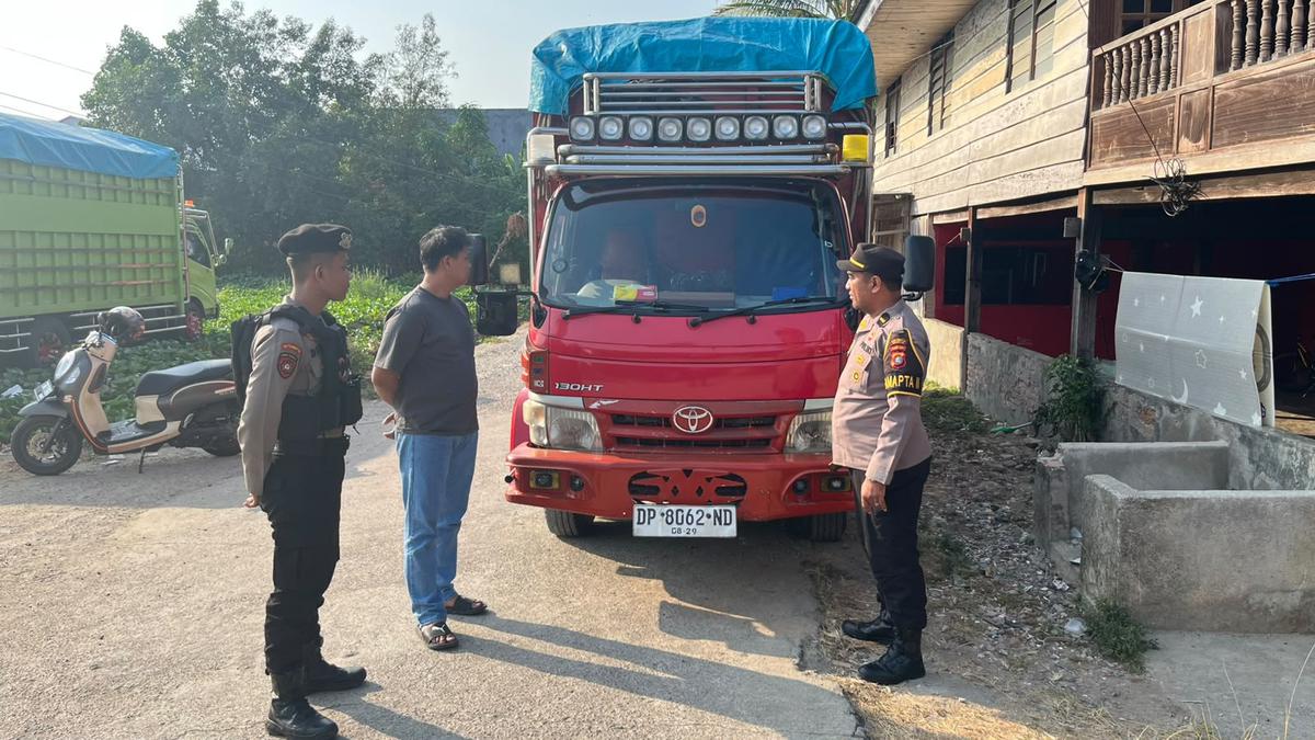 Pelaku penganiayaan terhadap petugas SPBU Simbuang, Mamuju. (merdeka.com/istimewa).
