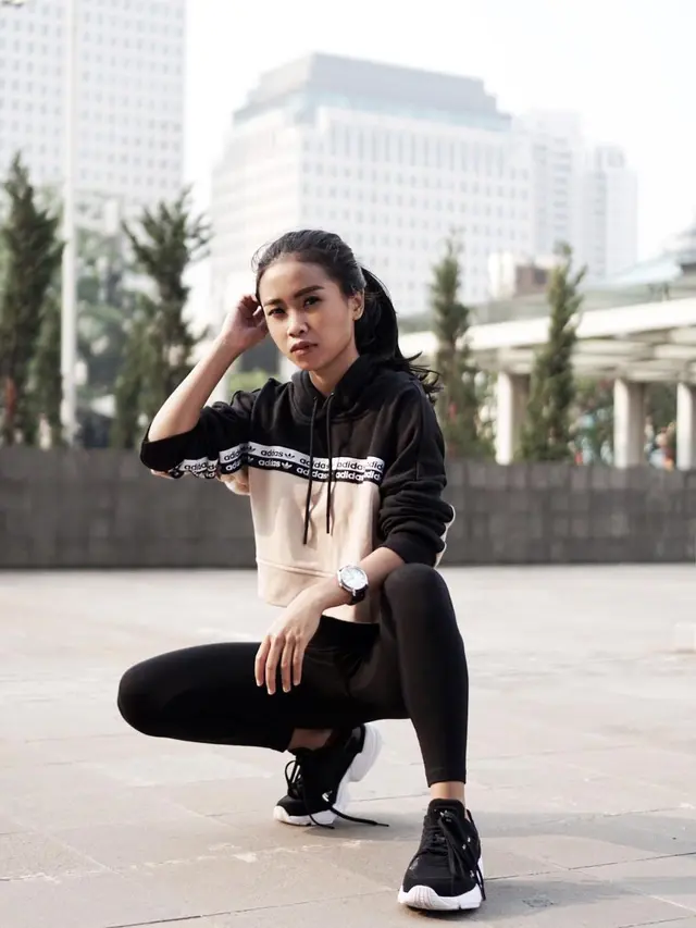 Pamer Body Goals, Ini 6 Potret Ayya Renita saat Olahraga