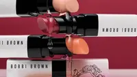 Bobbi Brown Extra Lip Tint, solusi kecantikan dan kesehatan bibir yang optimal.