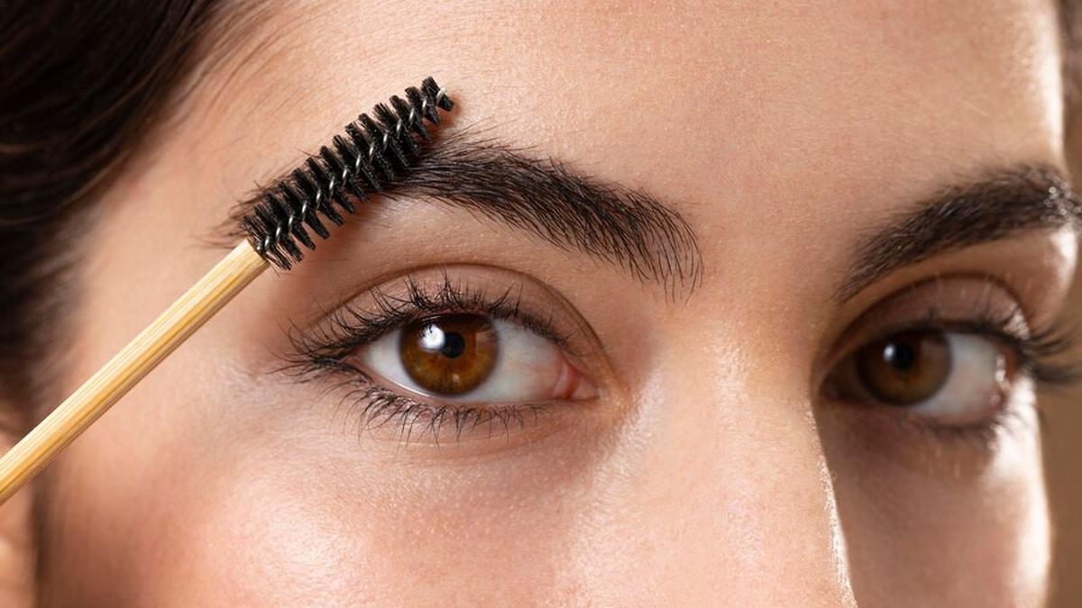 Trik Mudah Bikin Alis Rapi yang Simetris dan Terlihat Natural, Cocok Bagi Pemula