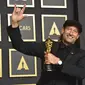 Troy Kotsur dalam Piala Oscar 2022. (AP Photo/Chris Pizzello)