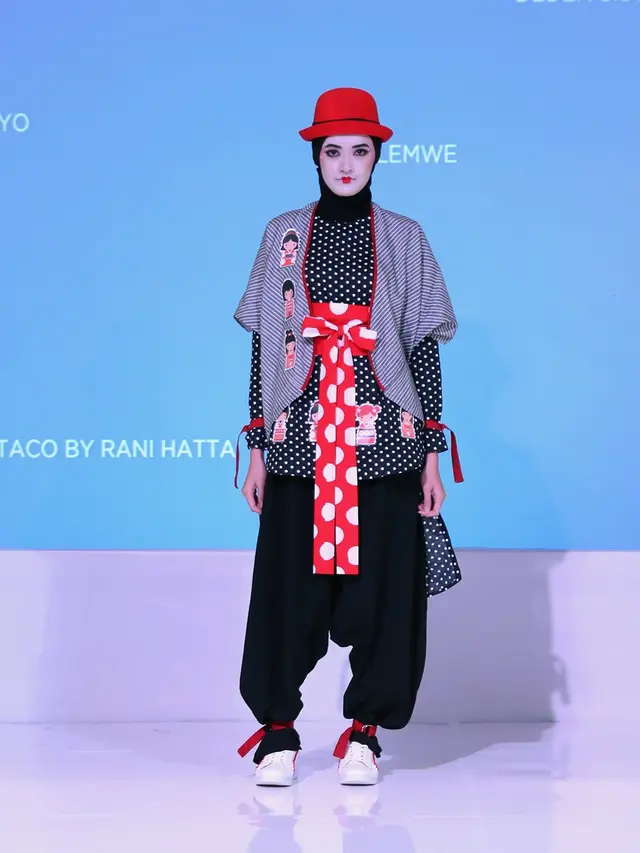 [Bintang] Hiasi FIMELA Fuchsia Market, Lihat Parade Fashion Desainer Modest yang Penuh Motif