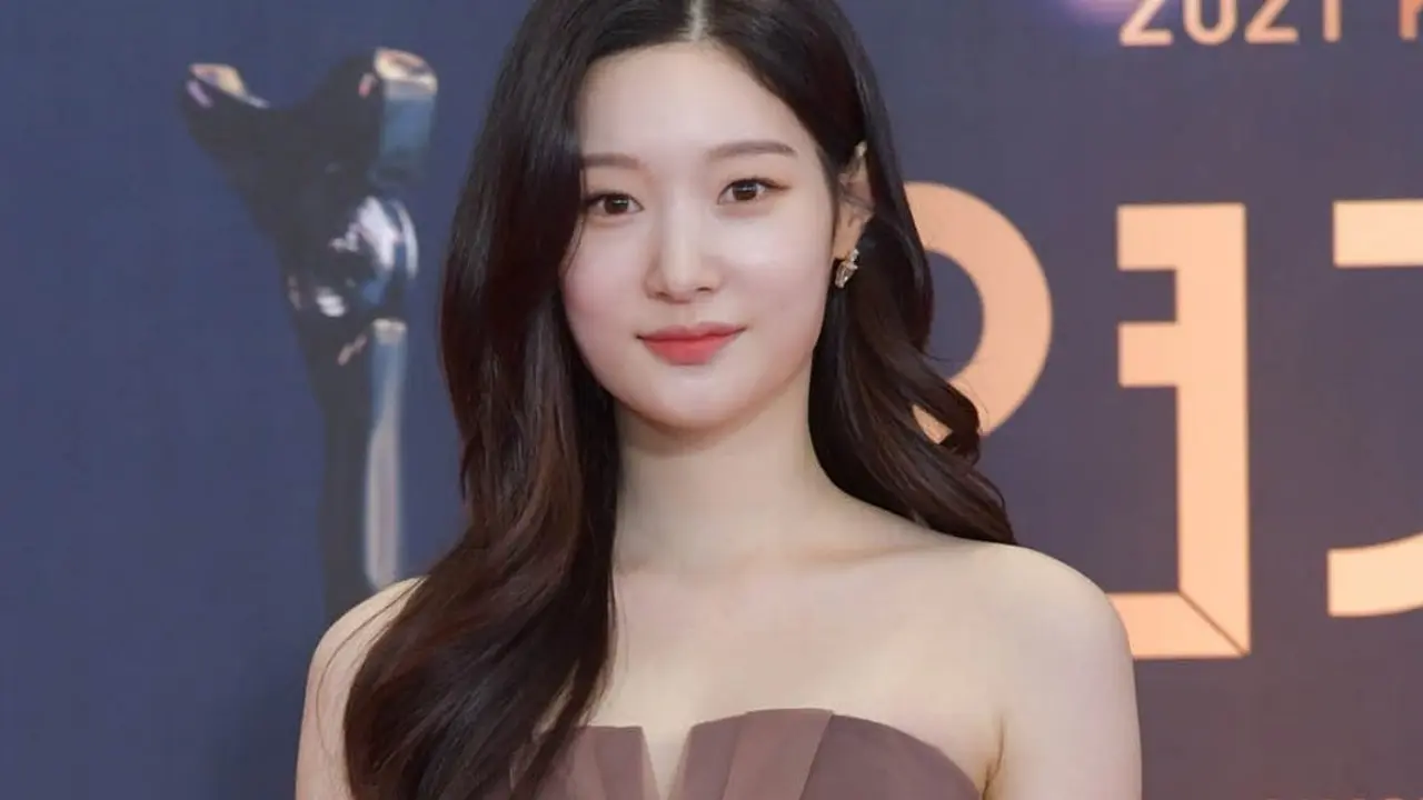 Jung Chaeyeon DIA saat menghadiri acara KBS Drama Awards 2021