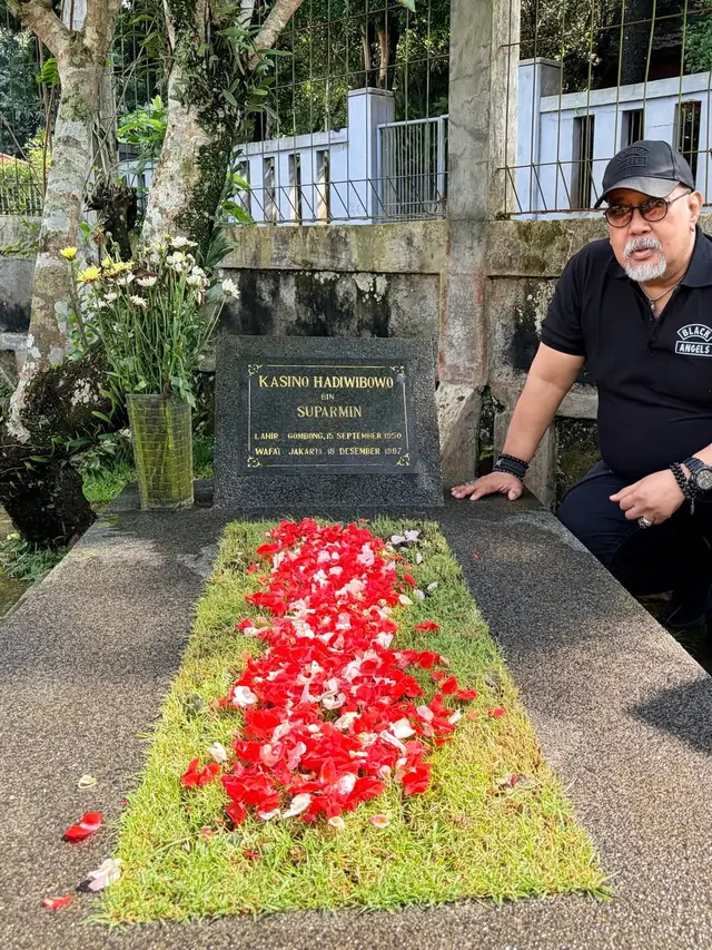 10 Potret Artis Ziarah Makam Jelang Ramadhan 2026, Raffi Ahmad hingga Indro Warkop