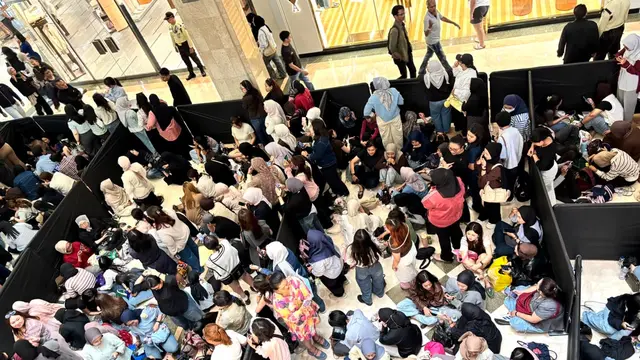 Carat Rela Menunggu Berjam-jam Demi Bertemu Mingyu