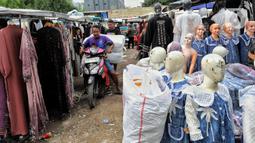 Peningkatan tersebut dikarenakan banyaknya permintaan untuk memenuhi kebutuhan busana selama Ramadan dan menyambut Idul Fitri. (Liputan6.com/Angga Yuniar)