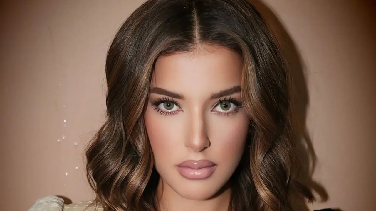 6 Potret Tasya Farasya Tampil Memesona dengan Vanilla Smoke Balayage, Warna Rambut yang Didesain Khusus untuk Dirinya