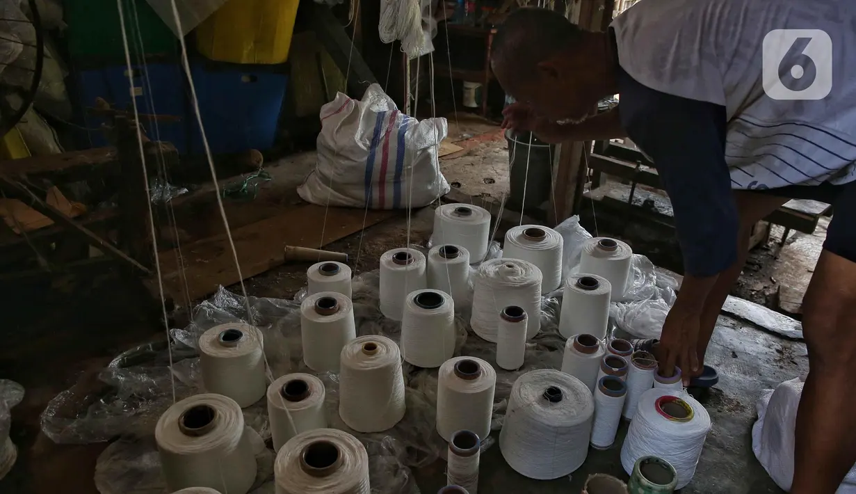 Hasil produksi dari industri pemintalan benang ini dipasarkan untuk berbagai kebutuhan konveksi hingga bahan bangunan. (Liputan6.com/Angga Yuniar)