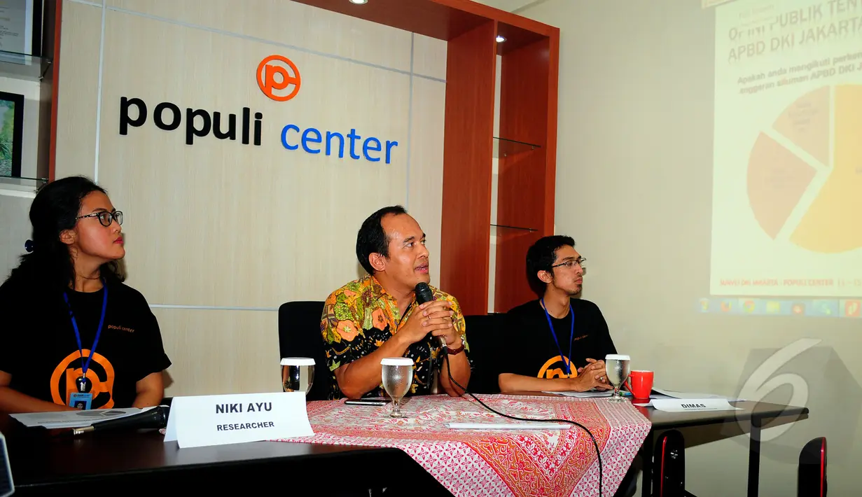 Lembaga survei Populi Center menemukan penilaian masyarakat tentang Ahok dan Haji Lulung , Jakarta, Rabu (19/3/2015). Hasil survei menyebut H Lulung kisruh dan berantakan, sedangkan Ahok arogan dan temperamen.(Liputan6.com/Yoppy Renato)