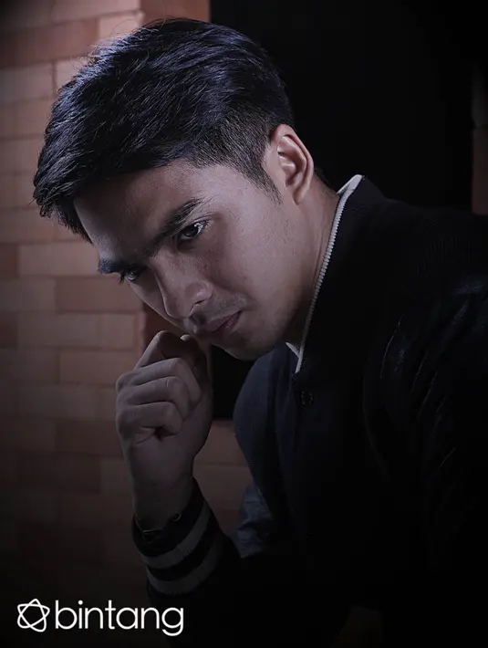 “Aku ingin bermain film drama dan ingin dapat film yang syuting di luar negeri. Karena selama 2-3 tahun ini aku tidak pernah jalan-jalan. Ya semisal kalau dapat film yang syuting di luar negeri, aku ajak keluarga sekalian jalan.” (Nurwahyunan/Bintang.com)