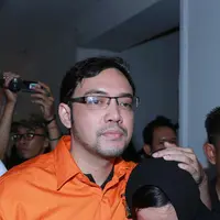 Sandy Tumiwa mengaku cukup kooperatif terhadap pihak penyidik terkait keberadaannya yang terus berpindah-pindah karena kondisi. (Galih W. Satria/Bintang.com)