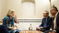 Menteri Perdagangan (Mendag) Zulkifli Hasan mengadakan pertemuan bilateral dengan Menteri Perdagangan Internasional dan Kerja Sama Pembangunan Belanda Liesje Schreinemcher yang berlangsung Jumat, (25/8/2023). (Dok Kemendag)