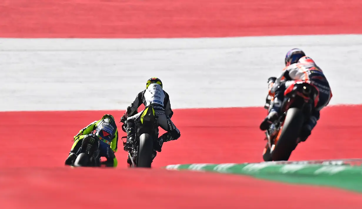 Pembalap Monster Energy Yamaha, Valentino Ross, saat mengikuti latihan bebas (FP3) MotoGP Styria di Sirkuit Red Bull Ring, Austria, Sabtu (22/8/2020). Joan Mir finis pertama pada FP3 MotoGP Styria dengan catatan waktu 1 menit 23,456 detik. (AFP/Joe Klamar)