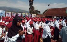 55 Ucapan Hari Guru dari Anak SD, Penuh Kelembutan Bikin Haru dan Sarat Makna