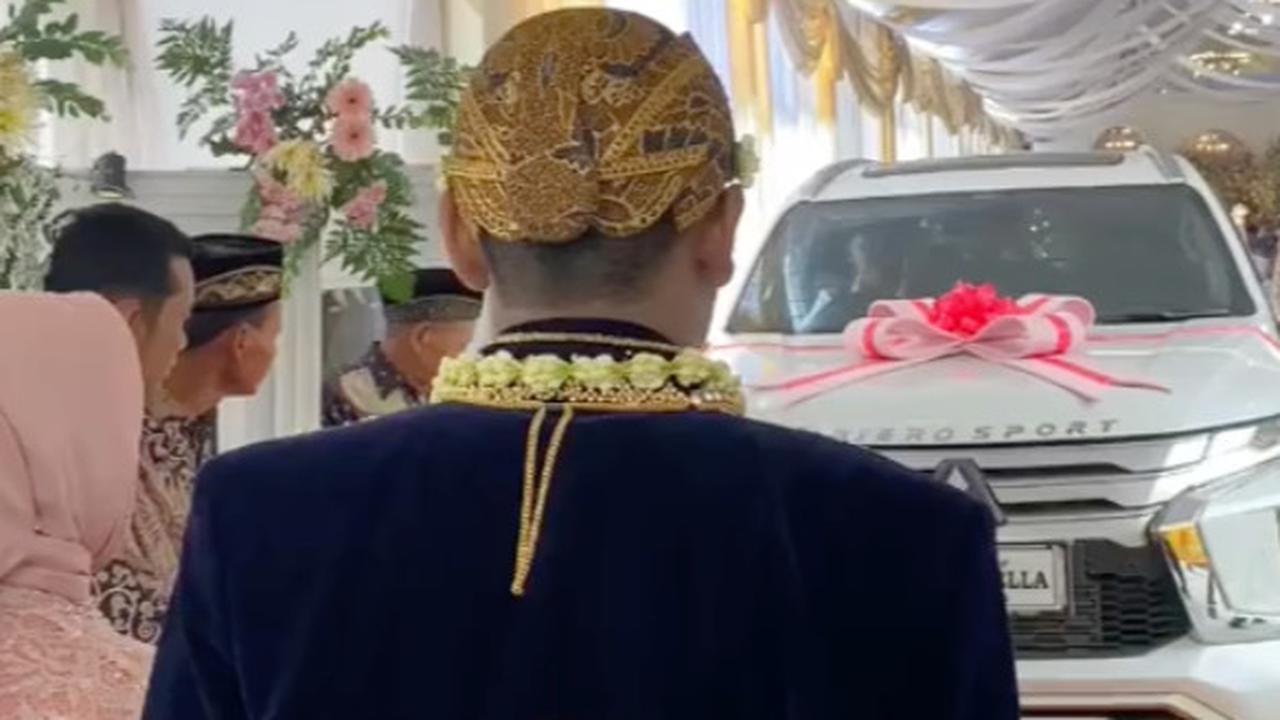 Viral Momen Pernikahan di Grobogan dengan Mahar Mewah, Ada Vespa, Mobil hingga Sapi