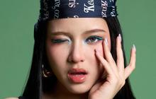 4 Pesona Tiara Andini di Pemotretan Terbaru, Tampil Fresh dengan Riasan Biru Memukau
