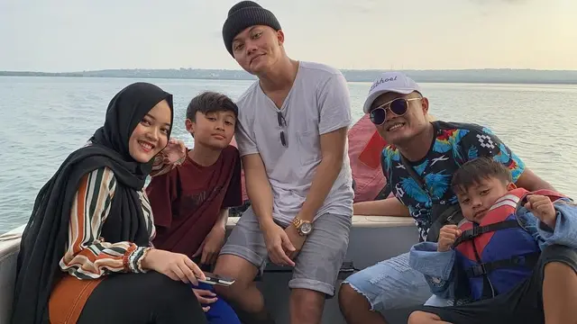 Momen Sule Asuh 4 Anaknya (sumber: instagram/ferdinan_sule)