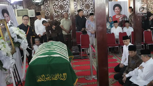 Melayat Ibunda SBY di Cikeas