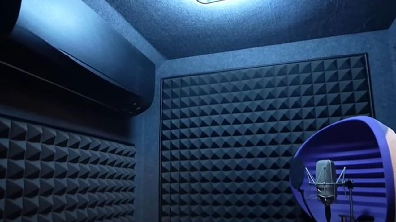 Studio <i>Recording</i>